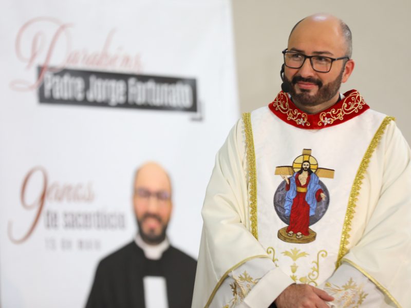 Padre Jorge Fortunato comemora 9 anos de Sacerdócio com uma Missa especial em sua homenagem