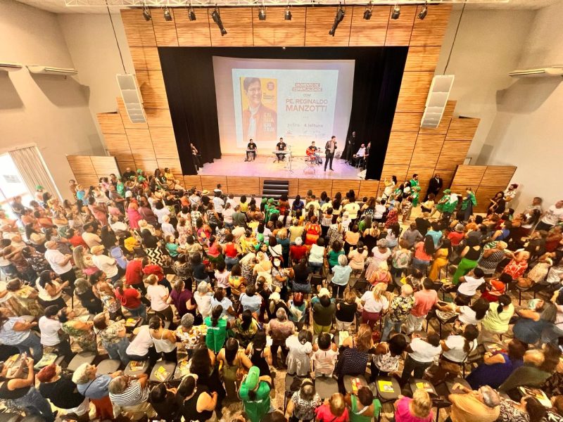 Milhares de pessoas comparecem ao lançamento do novo livro do Padre Reginaldo Manzotti “Alma Ferida, Alma Curada”